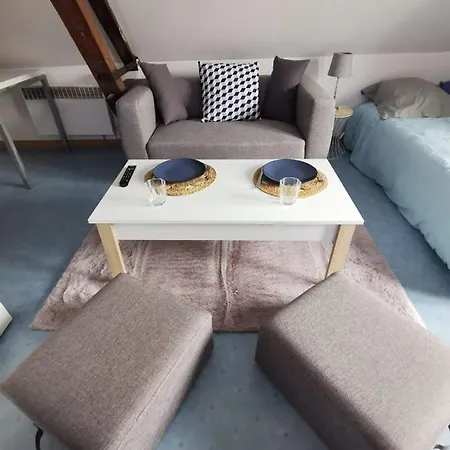 Grand Studio Meuble - Special Moyenne Duree - Wifi - Calme