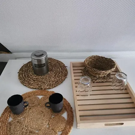 Grand Studio Meuble - Special Moyenne Duree - Wifi - Calme Daire Troyes