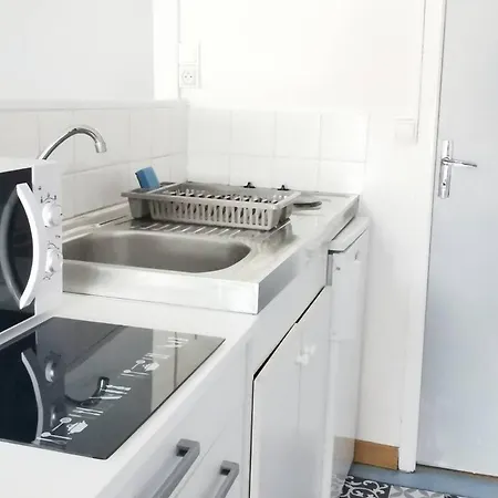 Grand Studio Meuble - Special Moyenne Duree - Wifi - Calme Daire Troyes